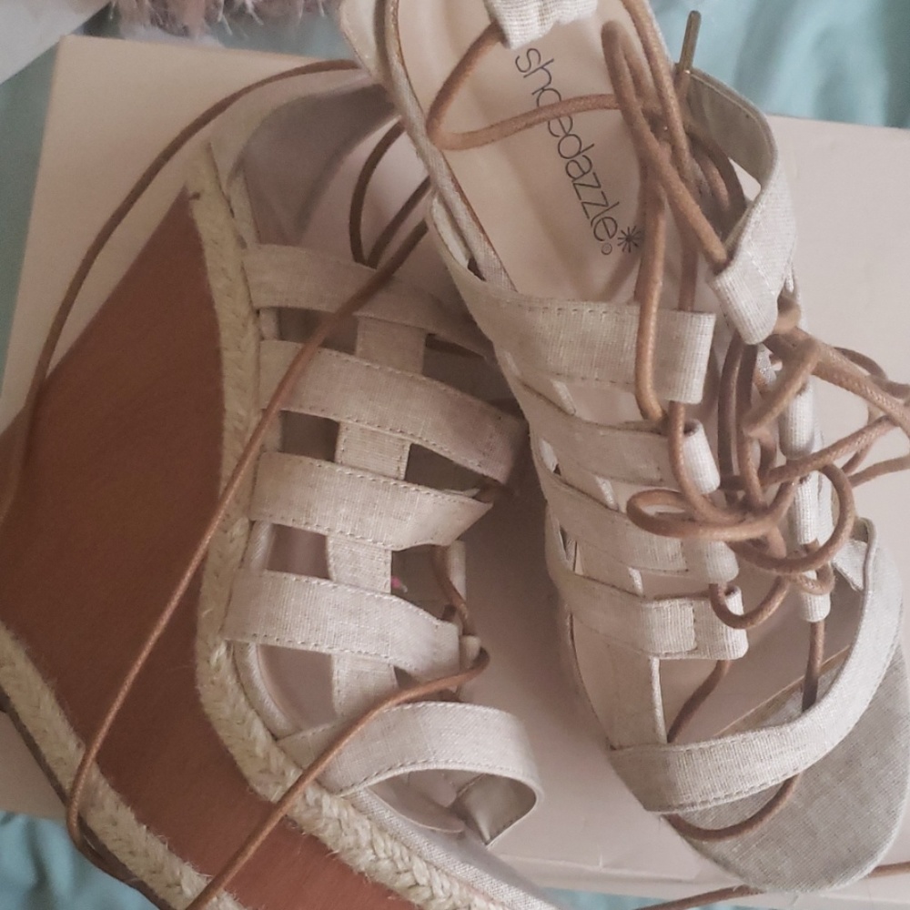 Shoe
